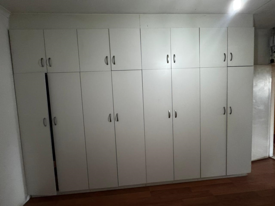 6 Bedroom Property for Sale in Tuscany Glen Western Cape